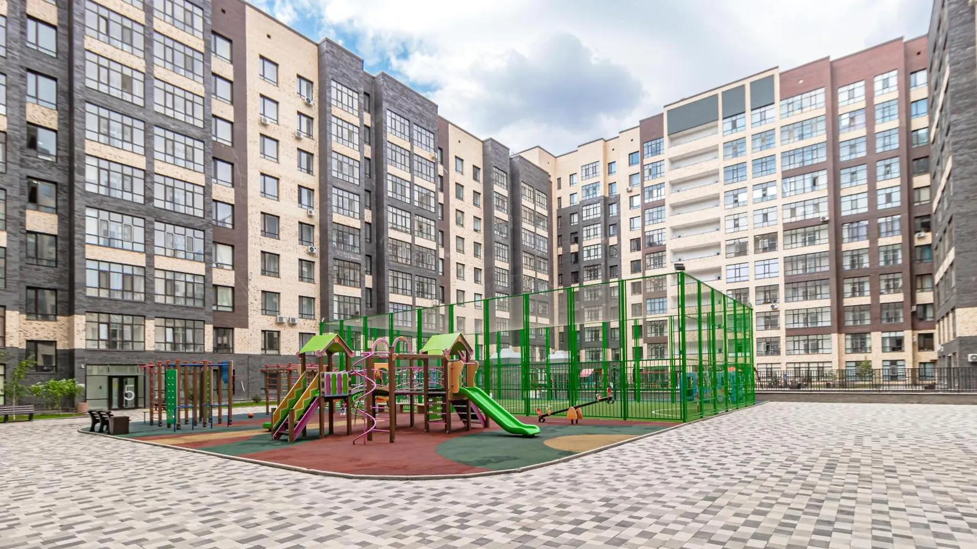 Apartment Жилой Комплекс Алпамыс Добро Пожаловать В Самый Центр Nur-Sultan  Kazakhstan